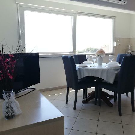 Apartment Petra Dugi Rat Luaran gambar