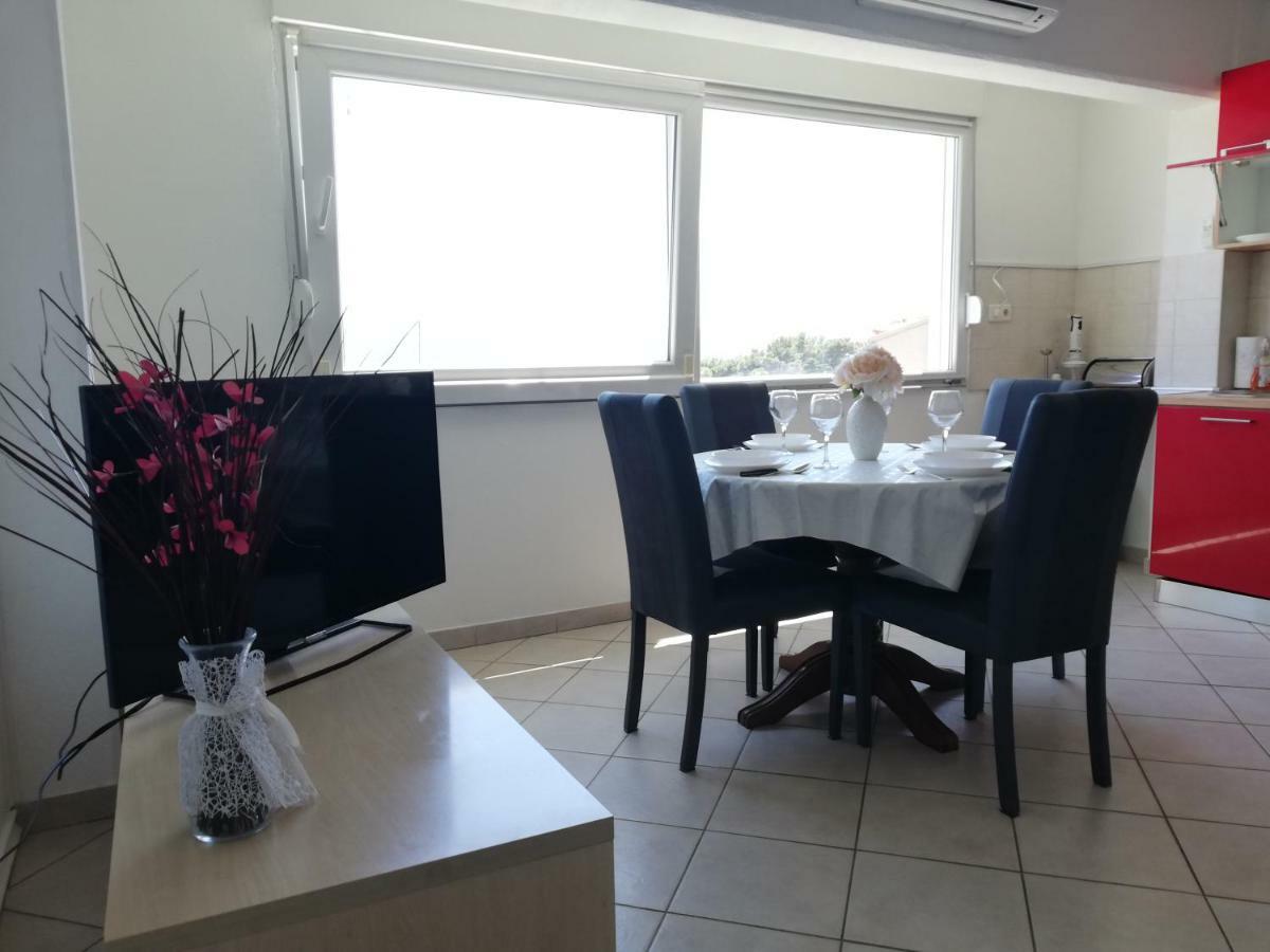 Apartment Petra Dugi Rat Luaran gambar