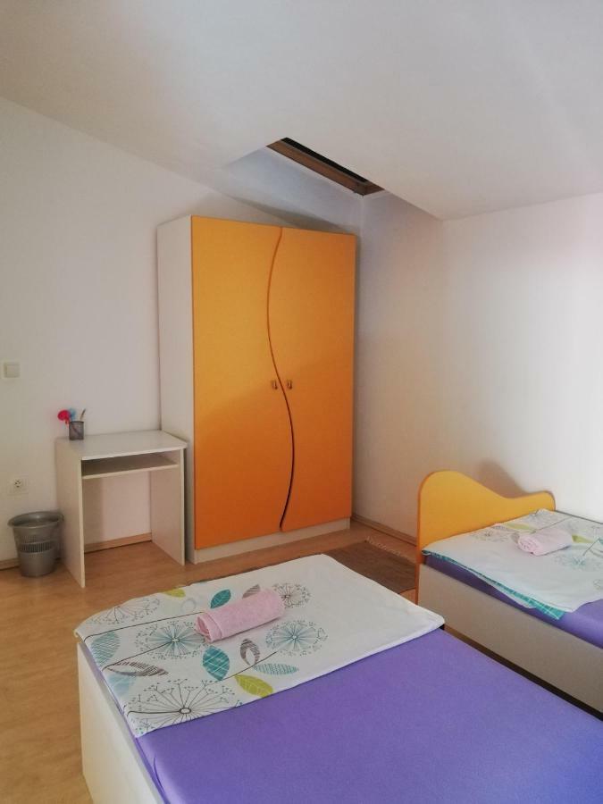 Apartment Petra Dugi Rat Luaran gambar